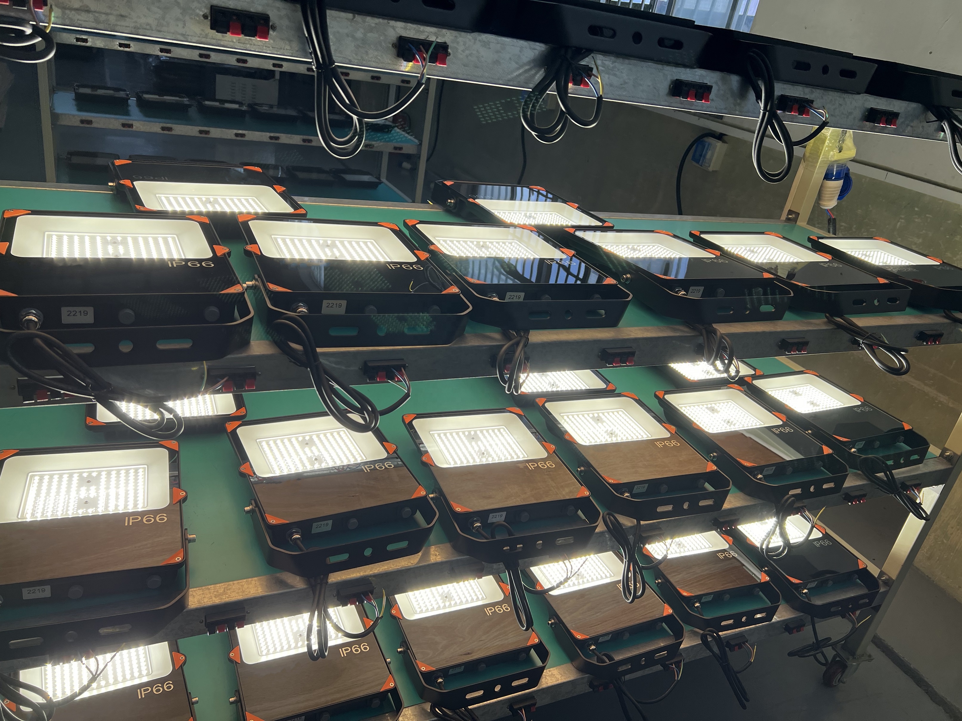 Solar Power Floodlight IP66 10W/50W/60W/100W/150W/200W/300W/600W/800W/1000W Led Outdoor Lighting