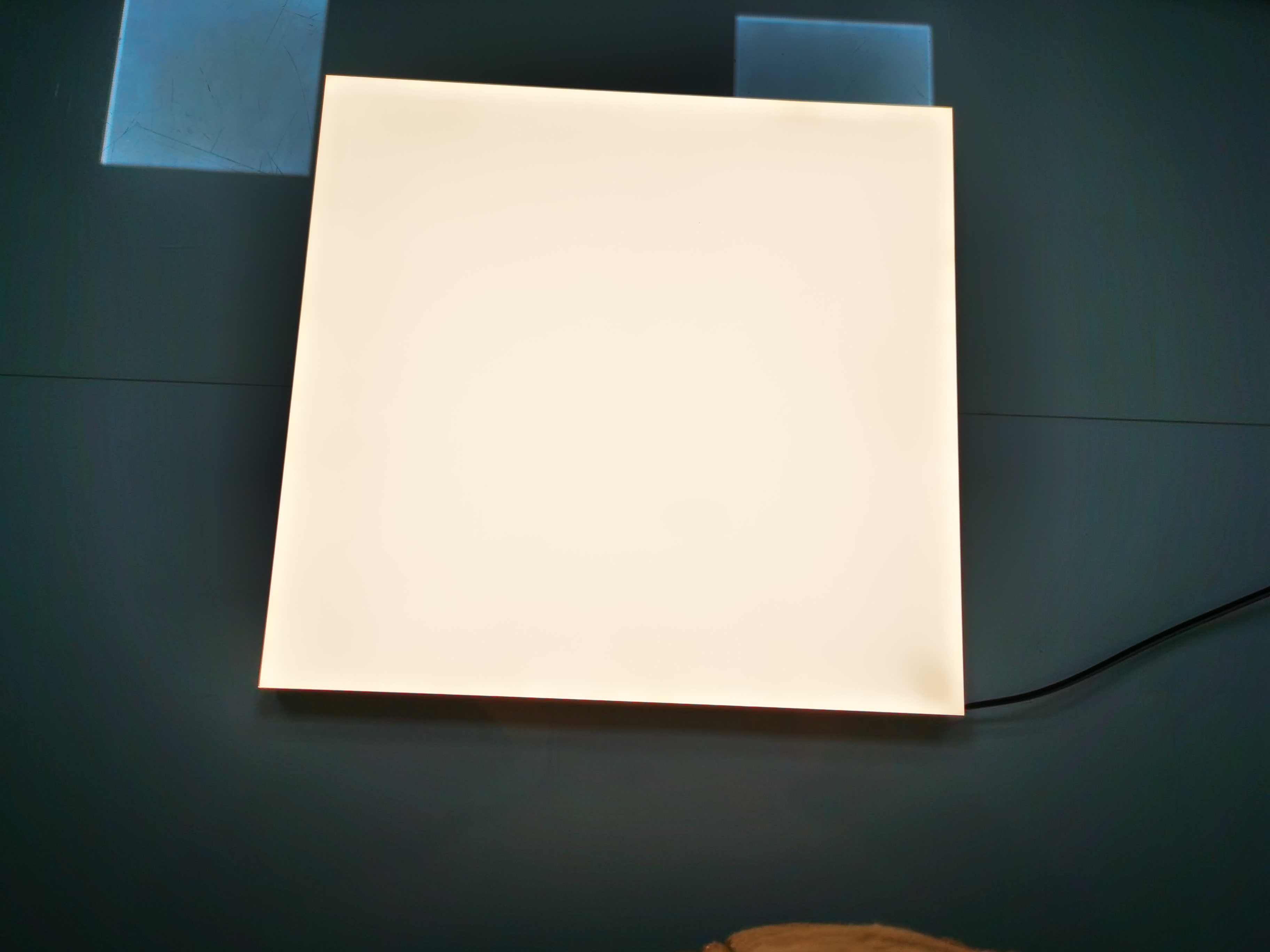 Edgeless led light guide panel