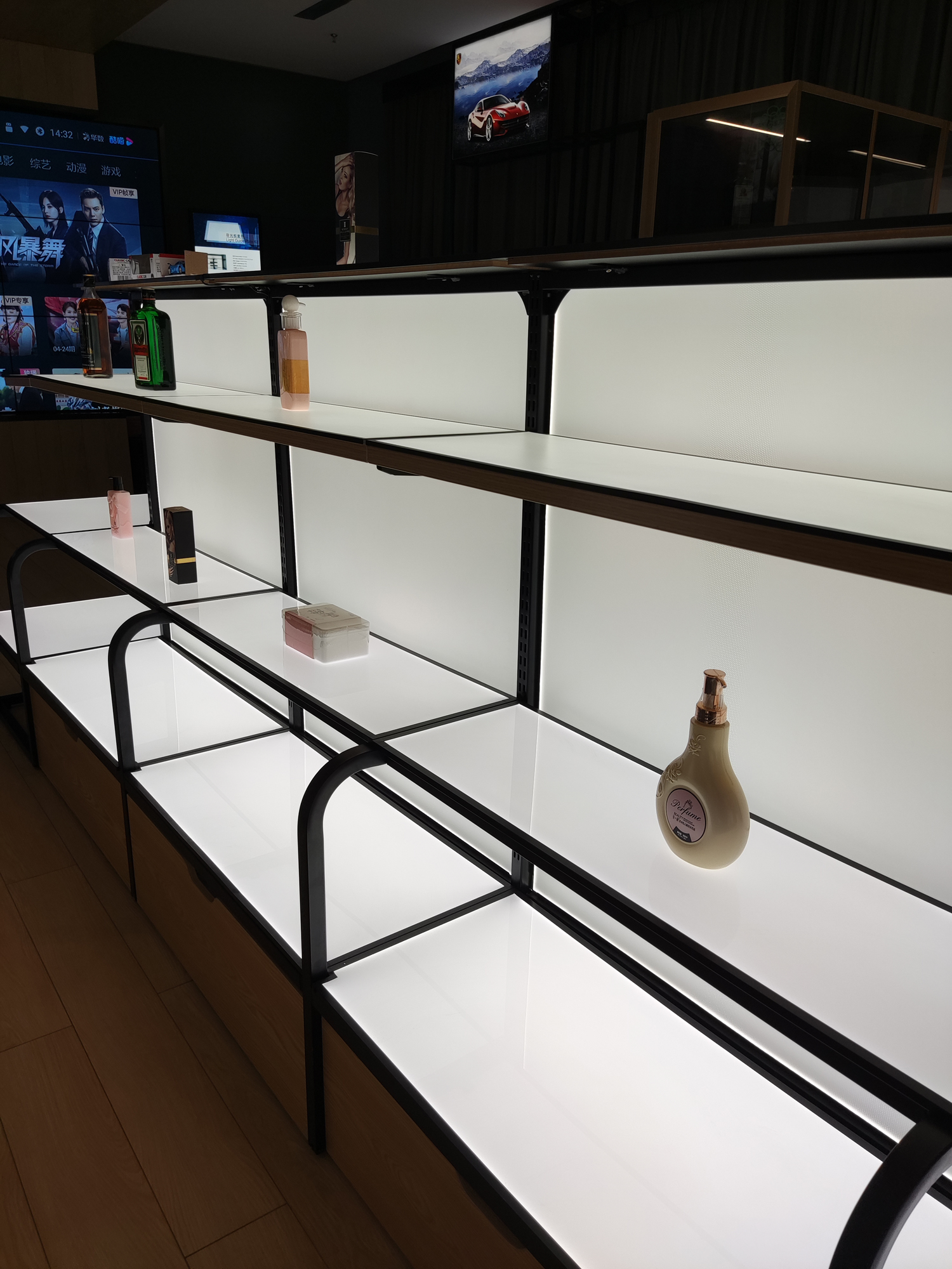 Showcase 8