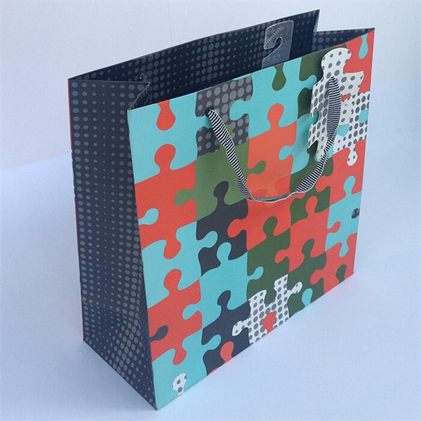 Customized Four Color Printing Fashion Cloth Gift Jewelry Flower Shopping Birthday Greeting Matt Coated Packaging Paper Bag Manufacturers, Factories