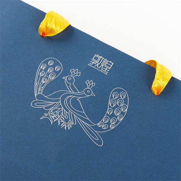Customized Luxury Ribbon Handle Boutique Shopping Packaging Paper Gift Bags with Logo Manufacturers, Factory