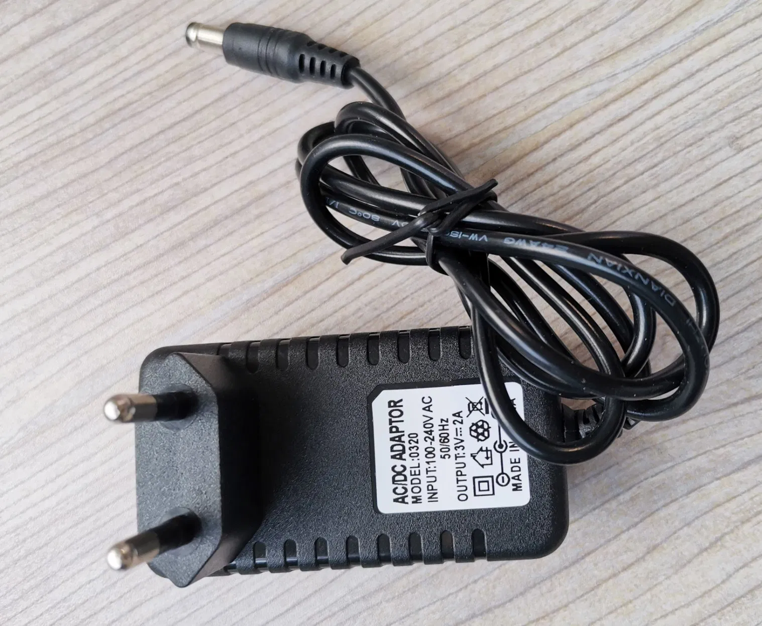 3V2a EU Plug AC DC Charger Power Adapter/Adaptor with Indicator