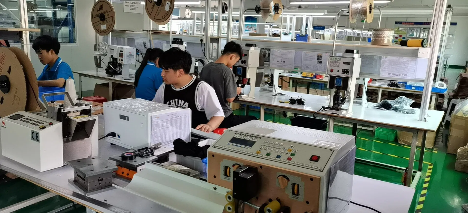 China Factory Wholesale Price 5V 6V 9V 12V 24V 36V 48V 1A 1.5A 2A 3A 4A 5A AC/DC Power Adapter/Power Supply for Medical/Set Top Box/LED Light/LCD/CCTV Camera