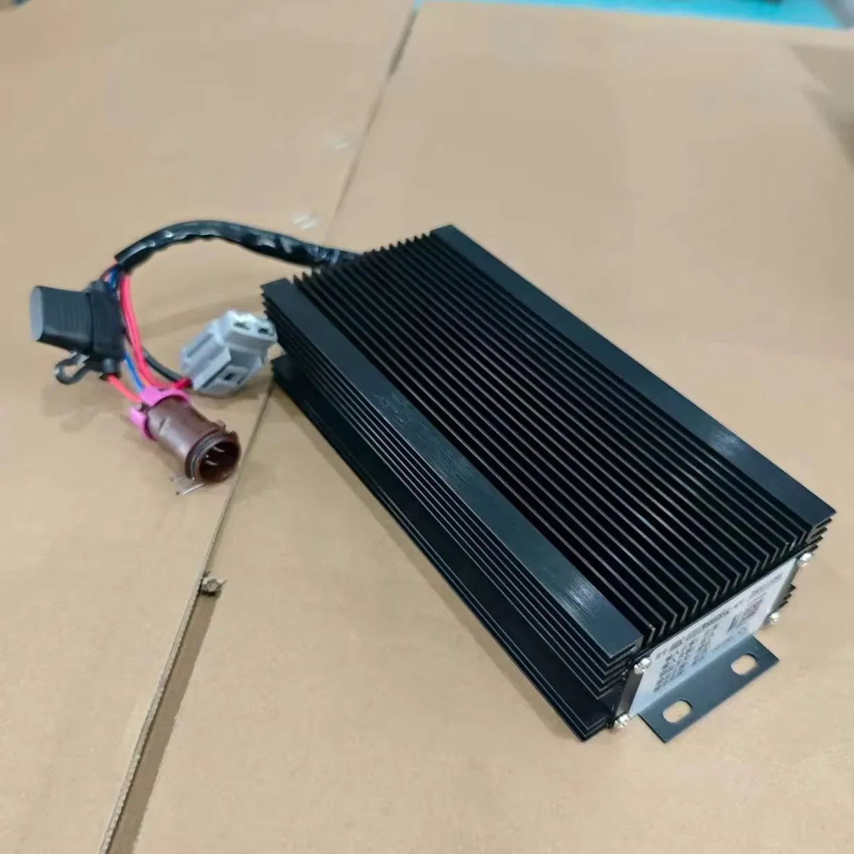 China Factory 72V to 12V DC Step Down Converter Buck Volts 25A 300W DC DC Converter for Golfcart/Bus/Truck