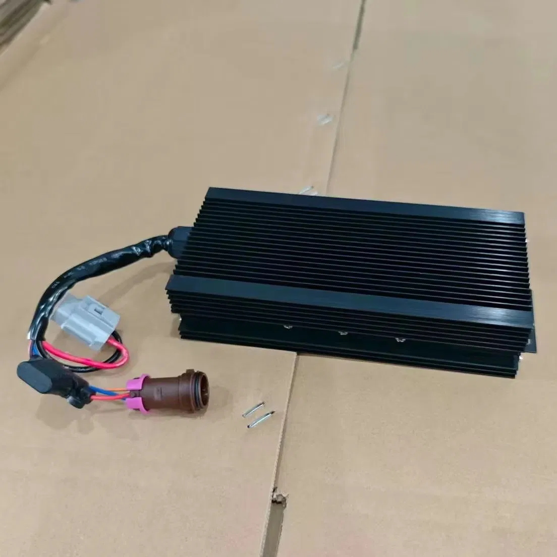 China Factory 72V to 12V DC Step Down Converter Buck Volts 25A 300W DC DC Converter for Golfcart/Bus/Truck