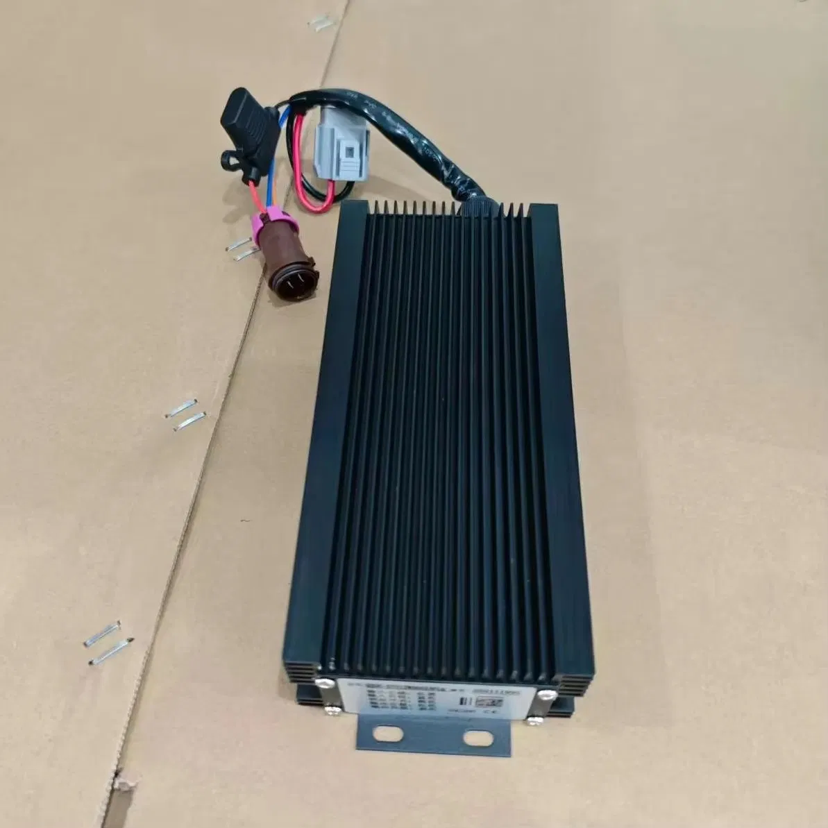 China Factory 72V to 12V DC Step Down Converter Buck Volts 25A 300W DC DC Converter for Golfcart/Bus/Truck