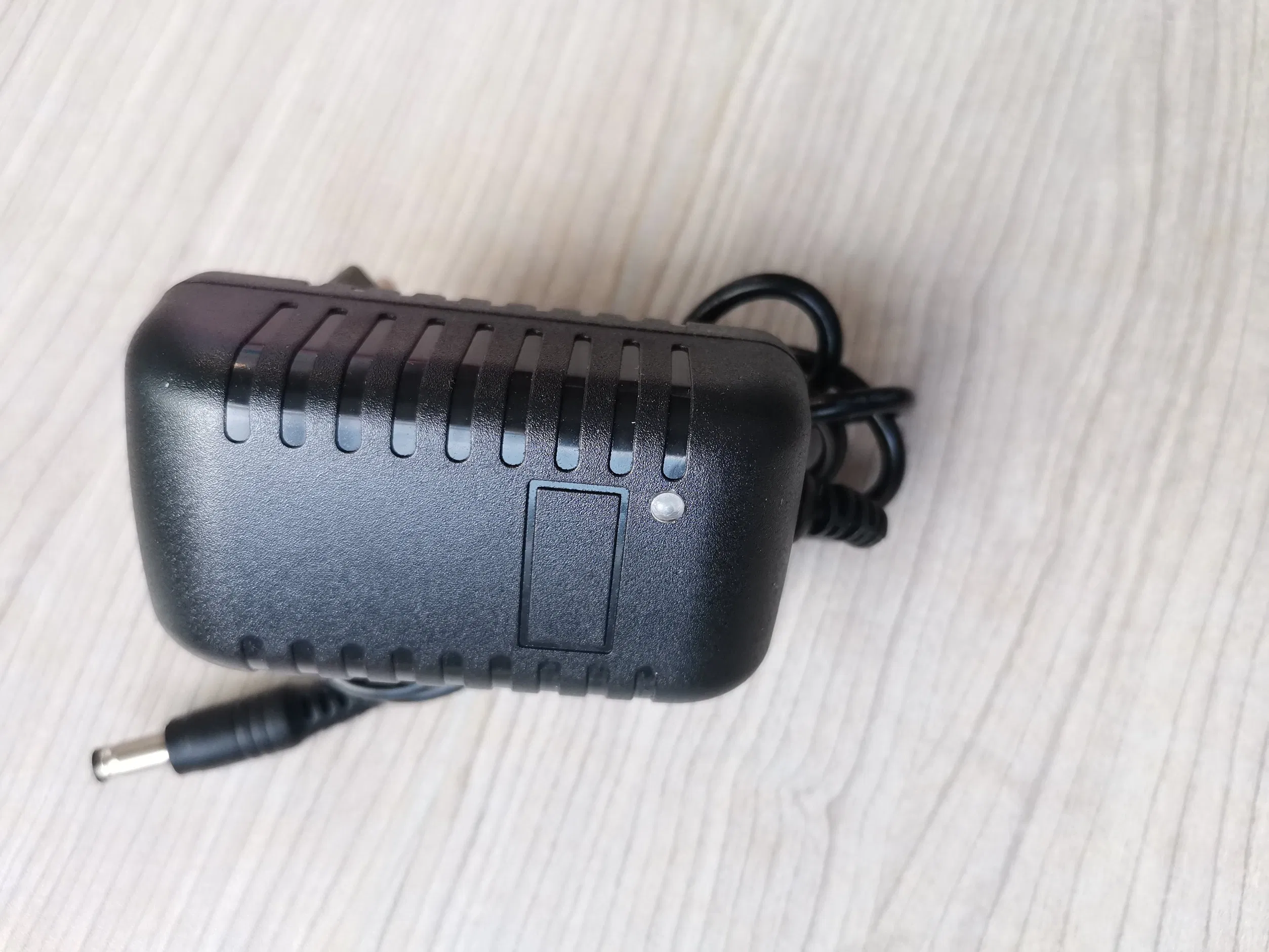 3V2a EU Plug AC DC Charger Power Adapter/Adaptor with Indicator