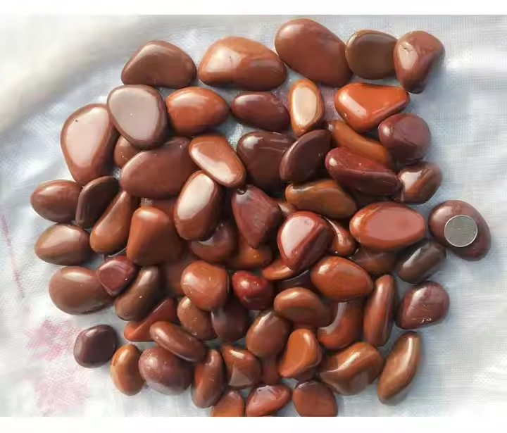 Highly Polished Red Natural Stone Cobbles &amp; Pebbles for Outdoor Garden Decor for Landscape Design