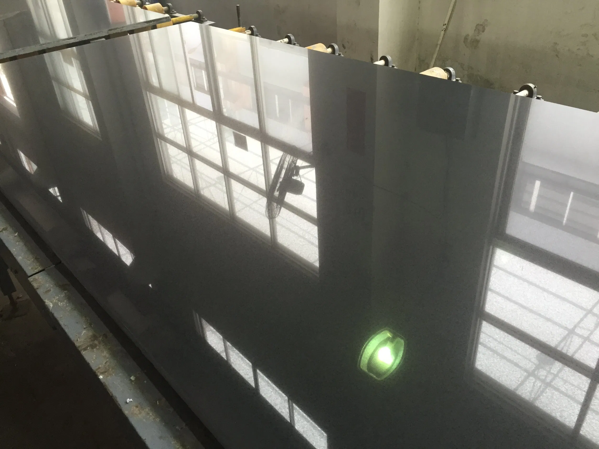 Factory Direct Sales Grain Quartz Stone Building Projects for Table/Worktop/Countertop/Vanity