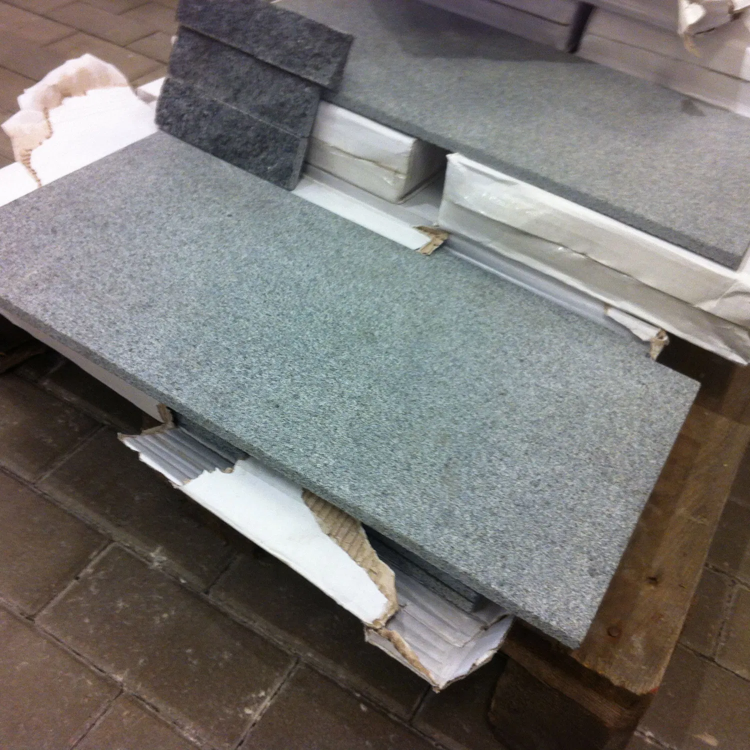 Cheap Granite Impala Black Flamed Grey Granite Machine Cut G654 Granite Block Price