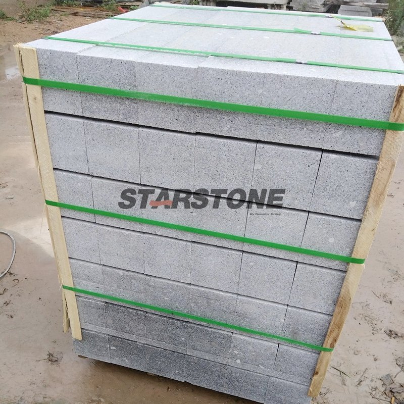 Natural Light Dark Grey Black Red Yellow Marble Granite Basalt Porphyry Kerbstone Cobblestone Flagstone Curbstone Cube Cobble Cubic Paving Paver Tumbled Stone