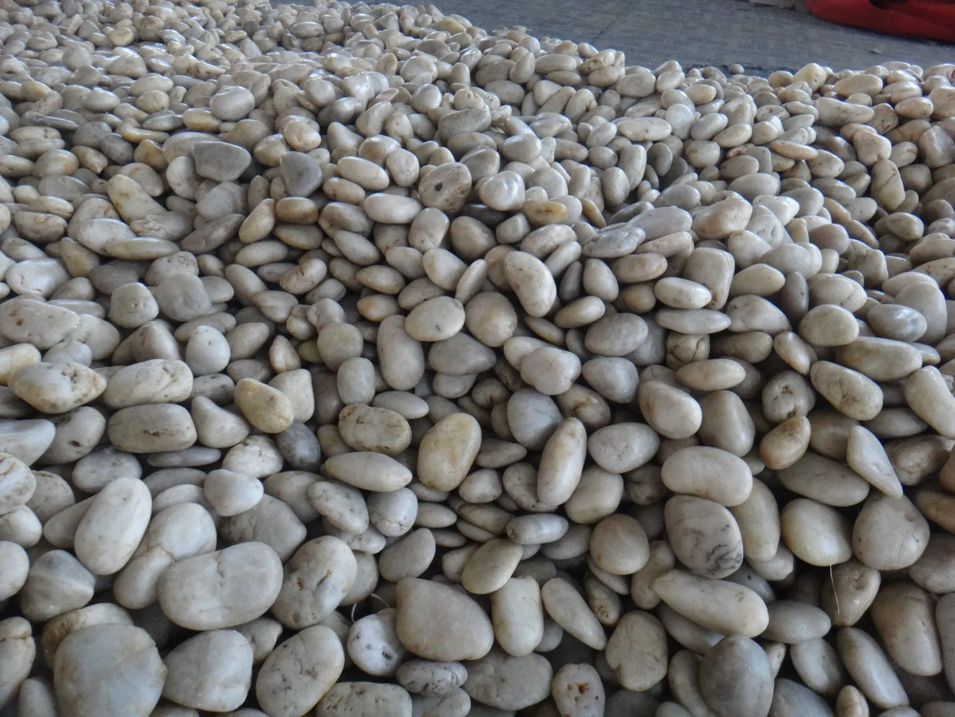 Normal Polished River Pebble Stone for Garden Landscape Decoration Outdoor Project