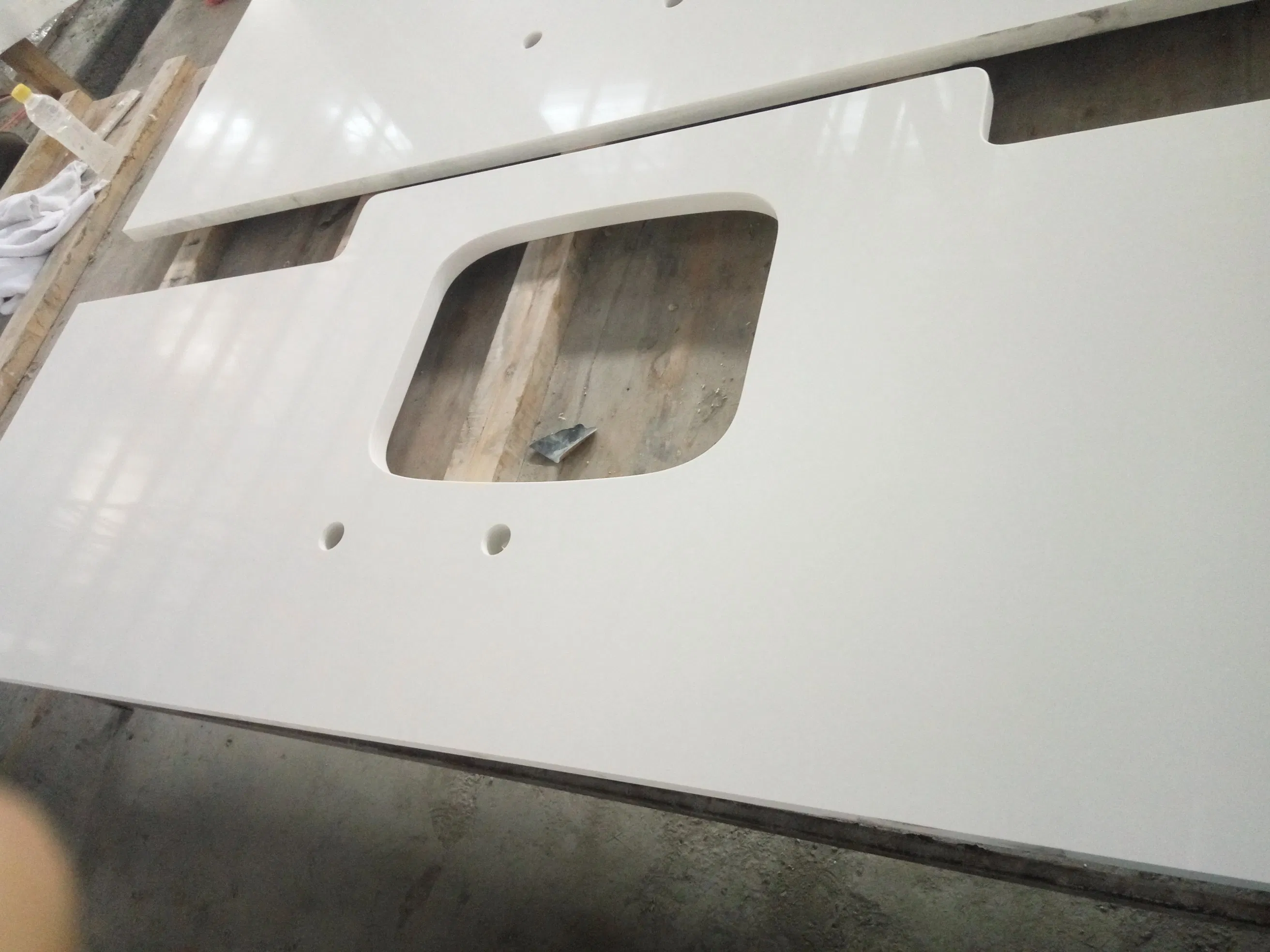 Pure/Simple/Single Color Engineered Quartz Stone Cut-to-Size for Kitchen Countertop/Vanity Top Thickness 15/18/20/mm