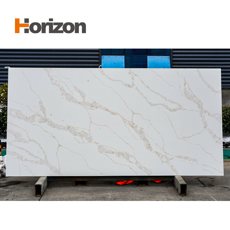 Artificial Stone Polished Surface Calacatta White Quartz Stone for Kitchen/Vanity Cpuntertop with SGS/CE