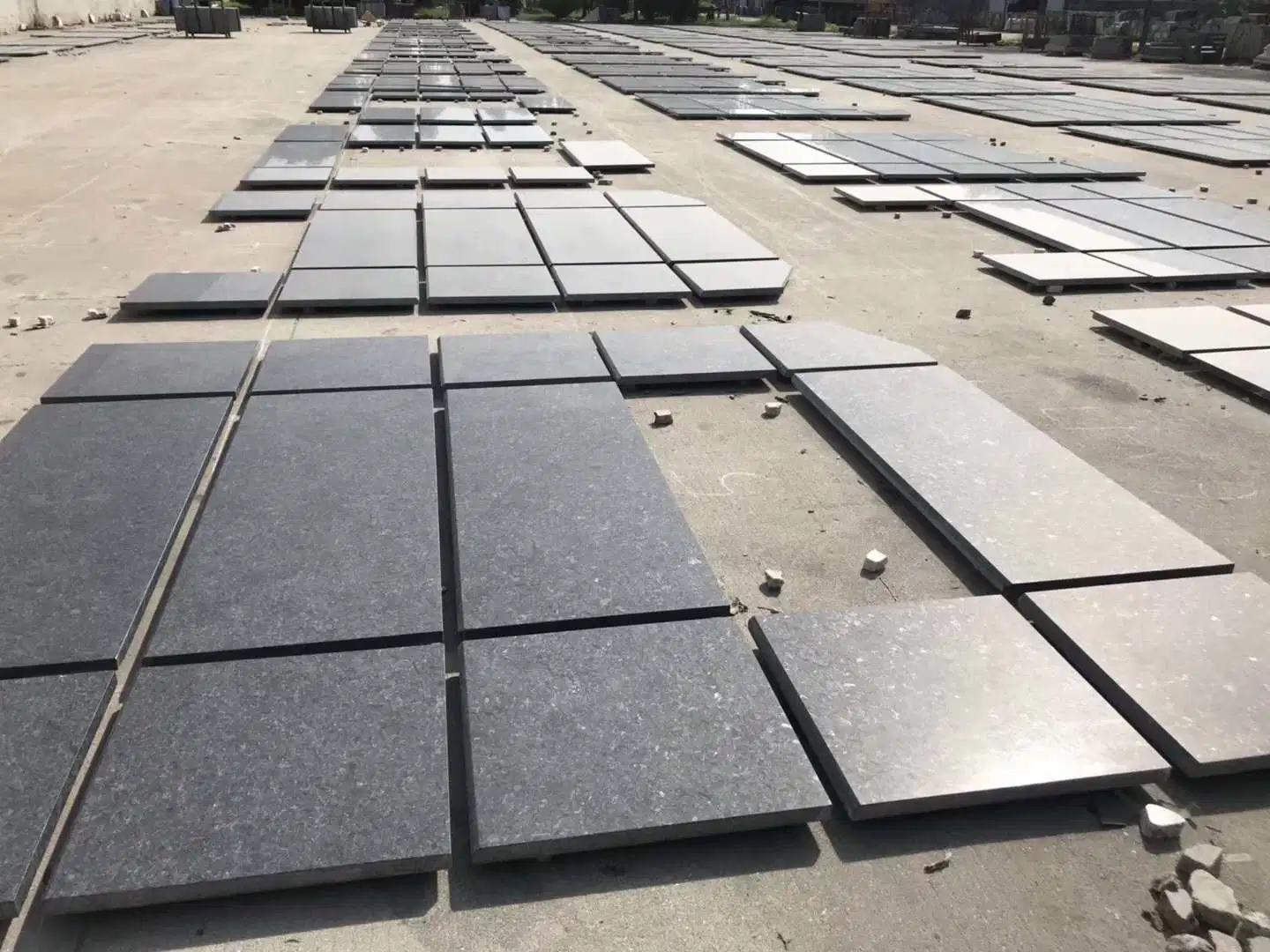 Natural Black Basalt/Slate/Tumbled/Sandstone/Porphyr/Granite Stone Pavement/ Cubes/Blind/Paver Stone/Paving Stone