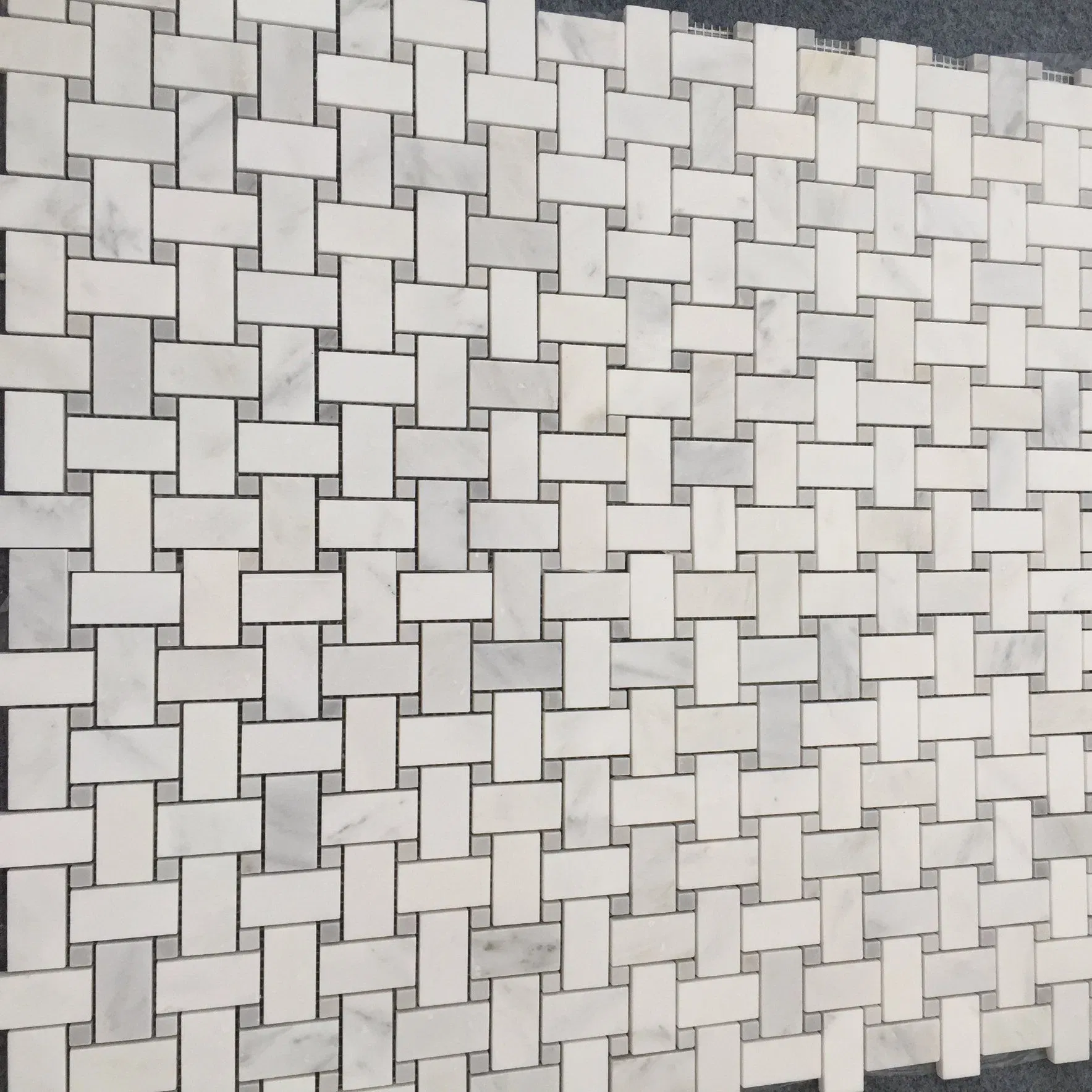 Polished/honed white/black/grey/brown/pink/green/red/yellow/gold/blue marble/travertine/limestone/basalt Basket Weave Mosaic Floor Tile for Interior Floor/Wall