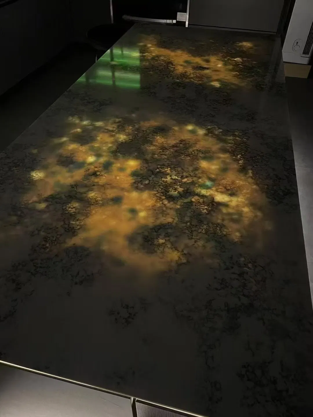 Premium Engineered Quartz Stone for Contemporary Bathroom Decor