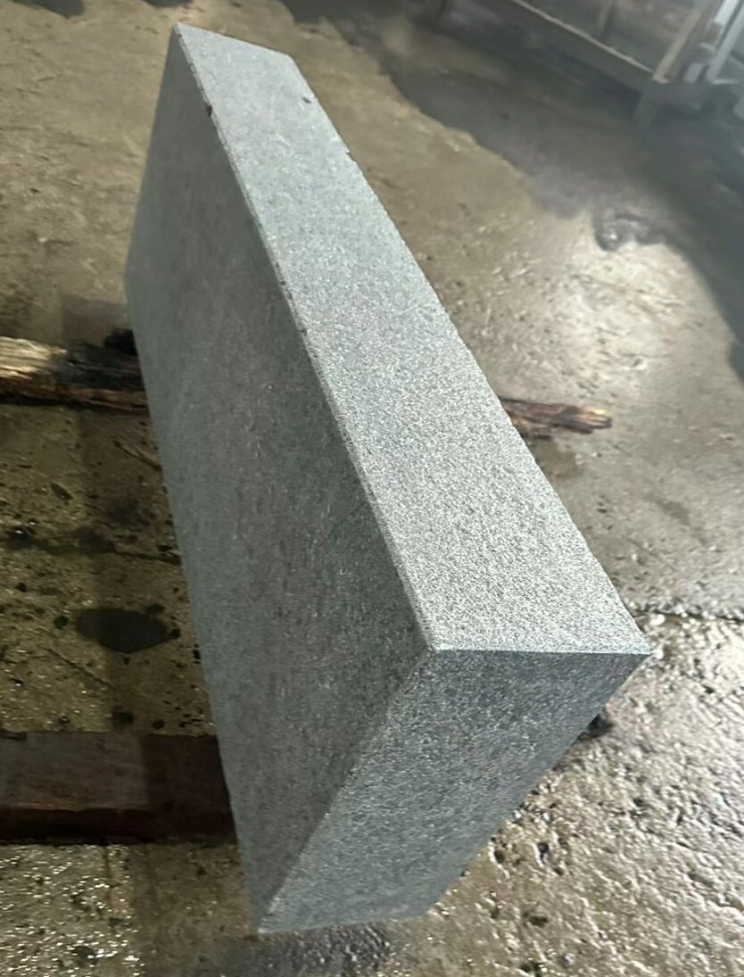 Natural stone flamed/brushed black Basalt Kerb Stones for exterior/outdoor Garden/Landscape/Square/walkway/driveway