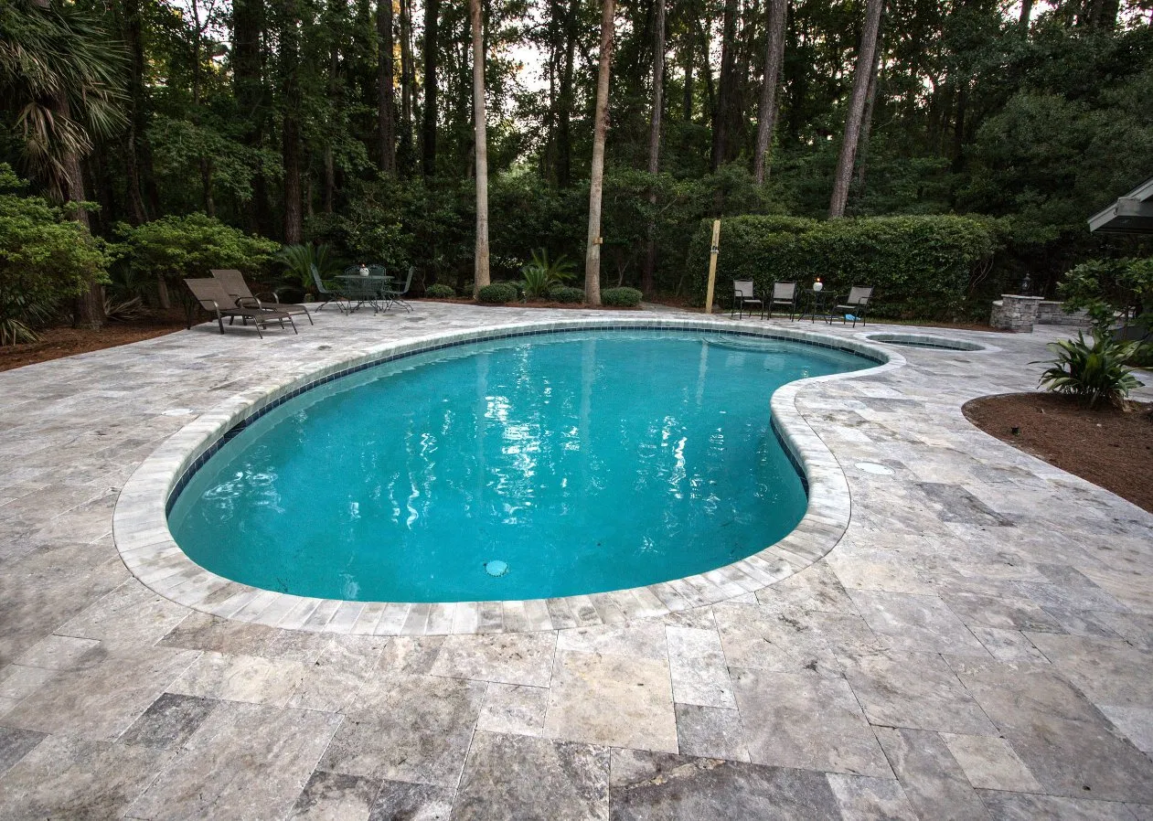 Antique Tumbled Surface Anti-Slip Design Silver Travertine Pool Decking Paver Tile and Coping