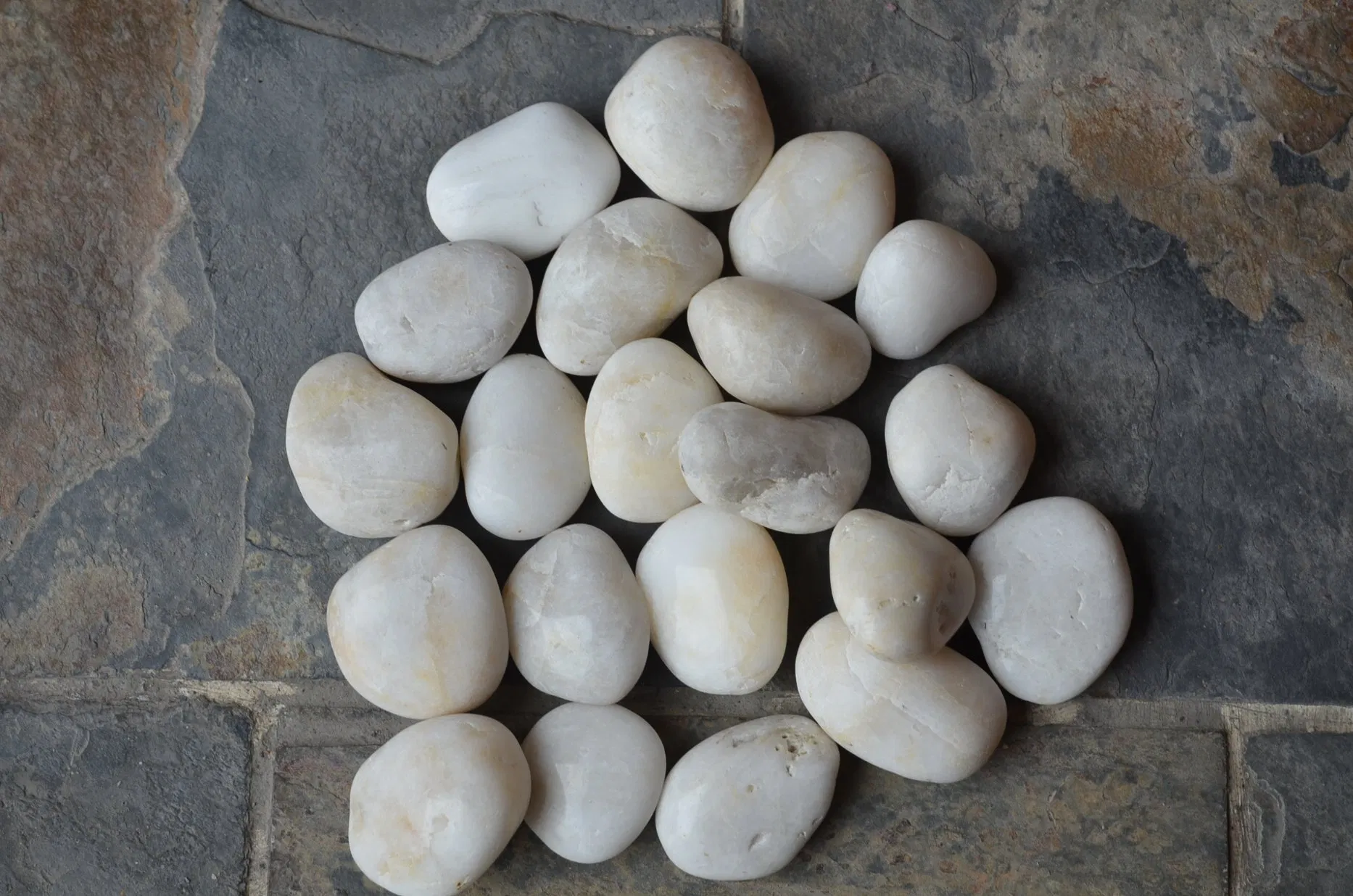 Garden Path and Bathroom Floor Decorative White Pebble Stone Tile