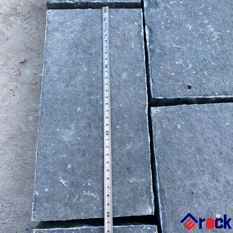 Discount Price Factory Direct Flamed Finish Black Basalt Paving Stone for Driveway Pavers