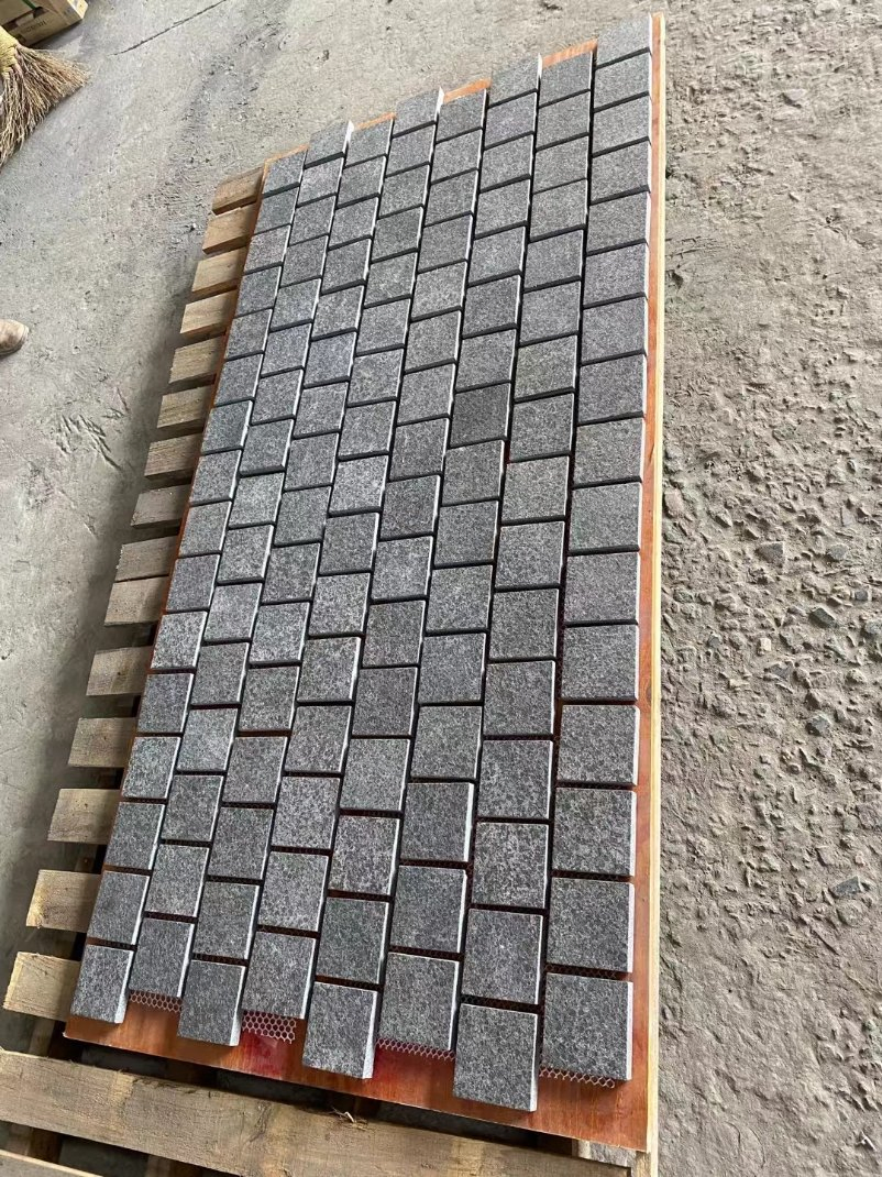 Natural stone flamed black basalt G684 Mesh Backed Cobblestone Pavers for exterior/outdoor Garden/Landscape/Square