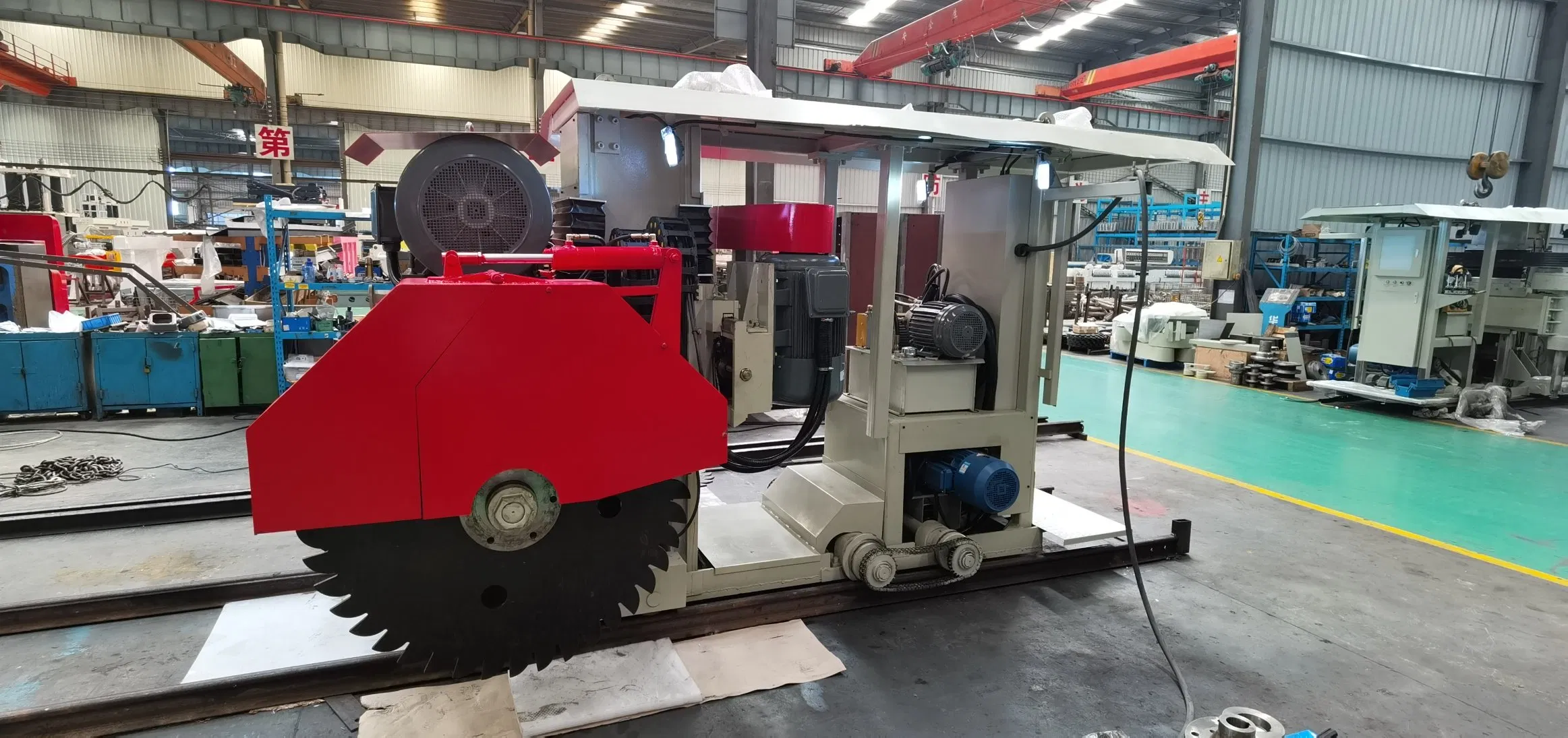 2026 Advanced Hualong Hkss-1400 - Rail-Powered Quarry Saw for Sandstone, Limestone, and Laterite Block Processing