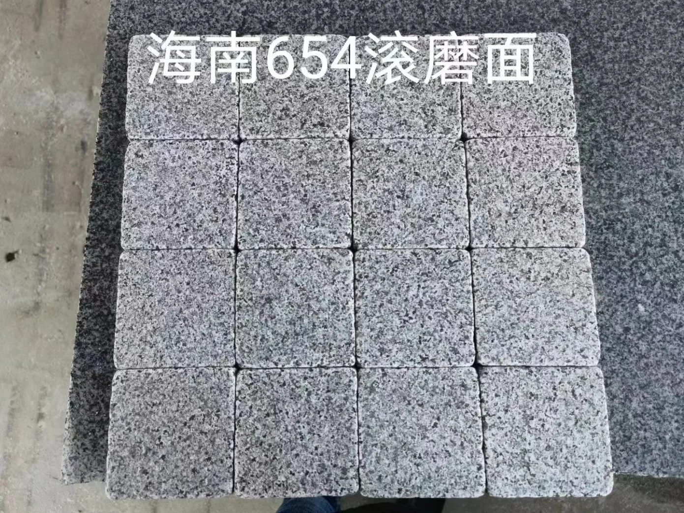Natural China Wholesale Price Different Surface Finish Granite Cobblestone Pavers for Walkway and Driveway