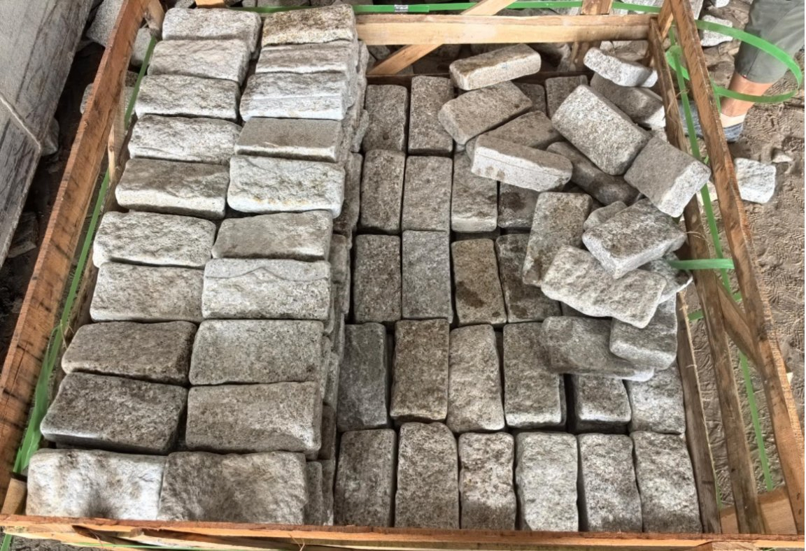 Natural Split Yellow Landscaping Stone Paving G682 Granite Tumbled Cobble Paver