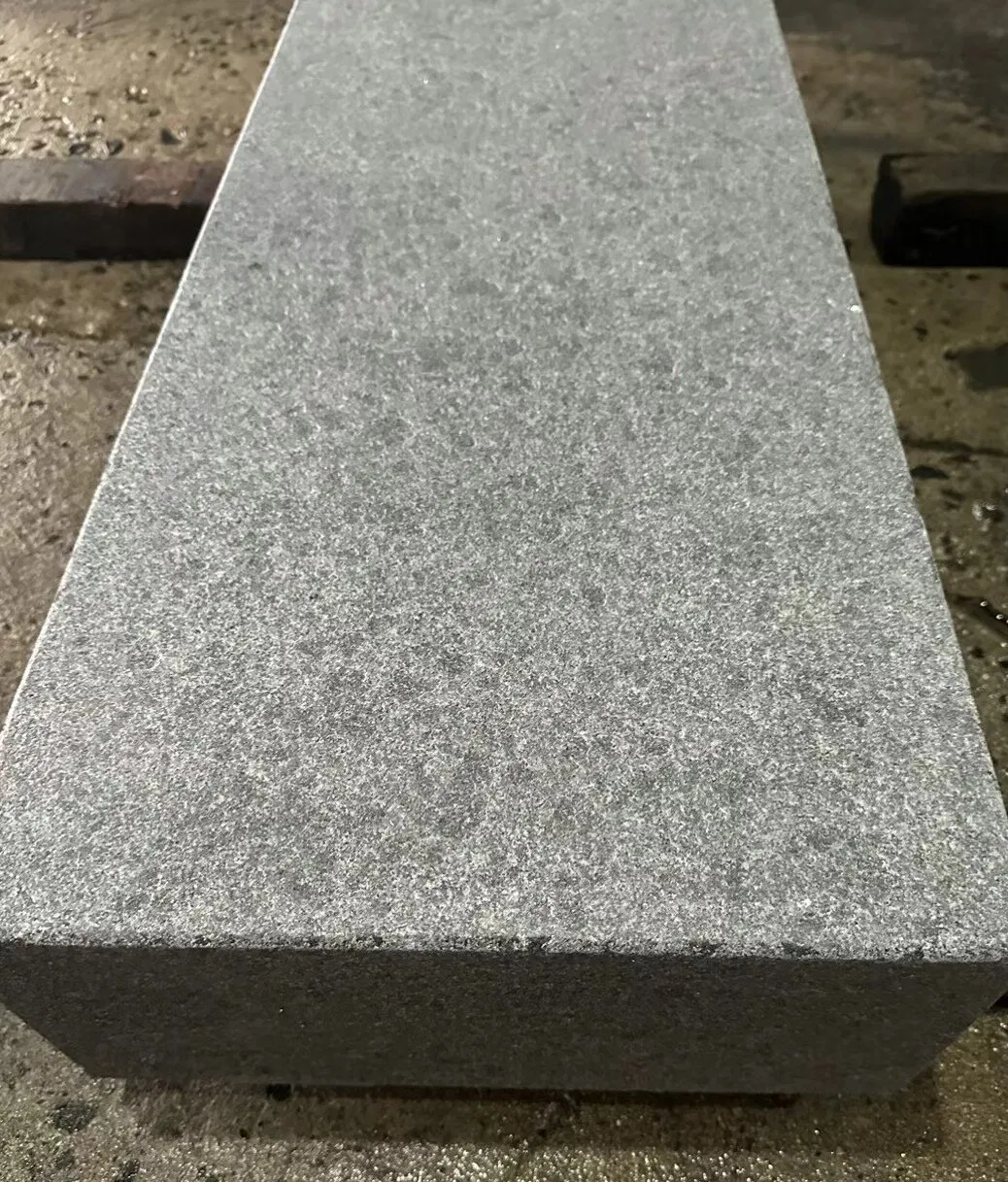 Natural stone flamed/brushed black Basalt Kerb Stones for exterior/outdoor Garden/Landscape/Square/walkway/driveway