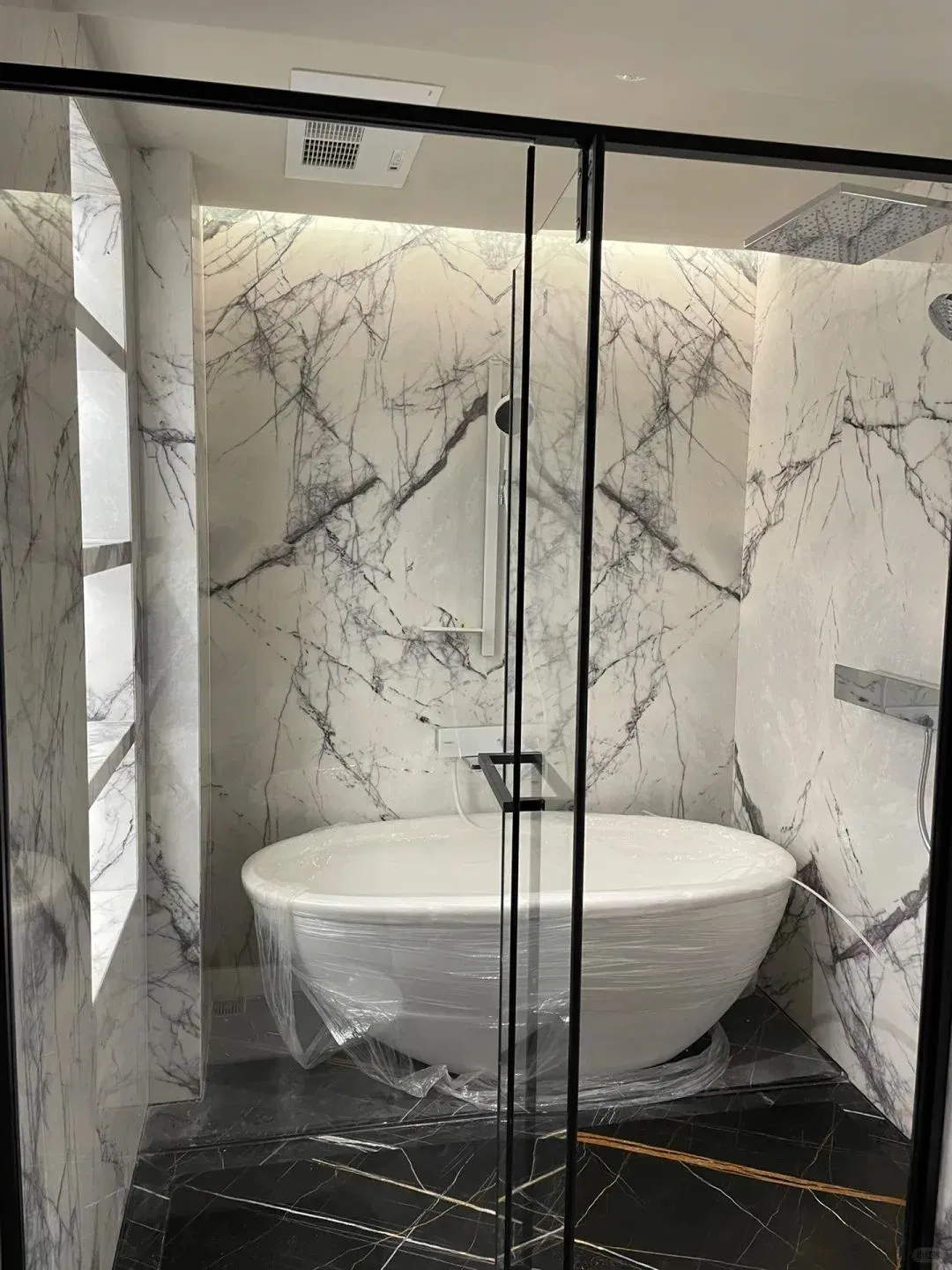 Eco-Friendly Marble Slab Recycled Stone Engineered White Customizable Decor