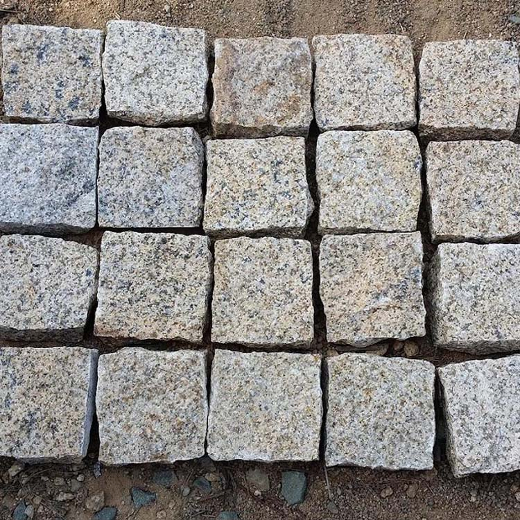 Natural Split Finish Yellow Rusty Granite G682 Cobblestone Paving for Driveway and Patio Pavers