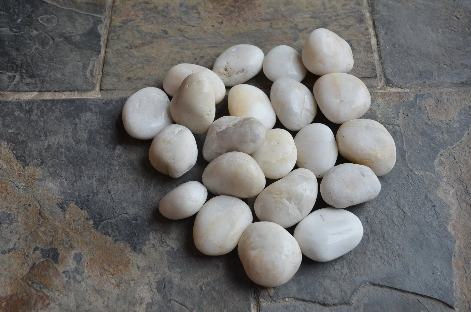 Garden Path and Bathroom Floor Decorative White Pebble Stone Tile