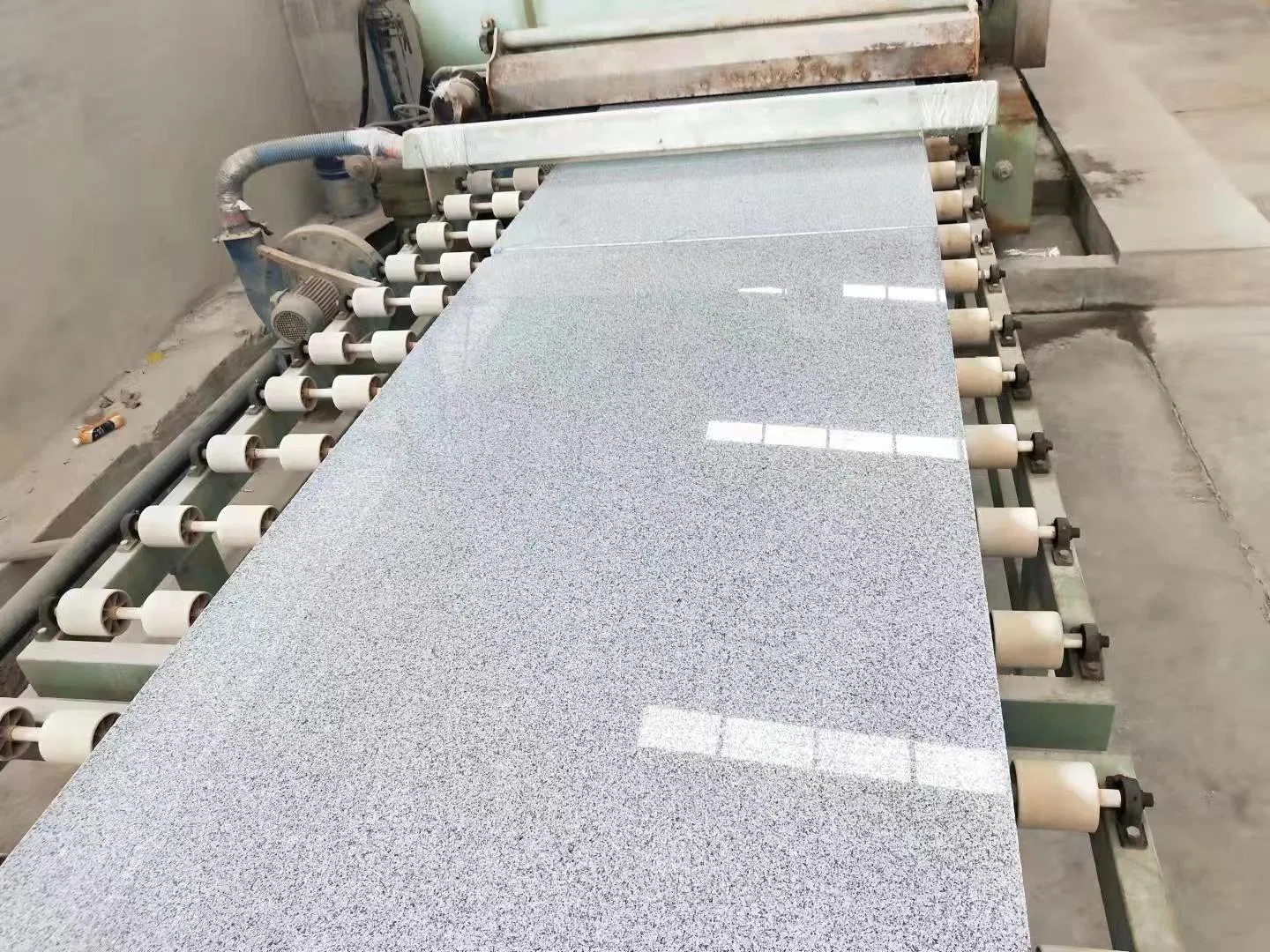 White/Black/Yellow/Beige/Red Granite/Marble/Travertine/Luxury Onyx/Agate/Limestone/Artificial Engineered Quartz Stone Big Slabs for Countertop/Wall Price