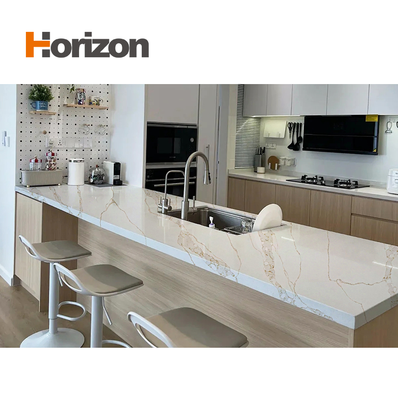 Artificial Stone Polished Surface Calacatta White Quartz Stone for Kitchen/Vanity Cpuntertop with SGS/CE