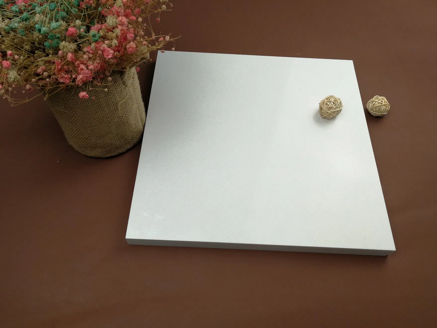 Pure/Simple/Single Color Engineered Quartz Stone Cut-to-Size for Kitchen Countertop/Vanity Top Thickness 15/18/20/mm