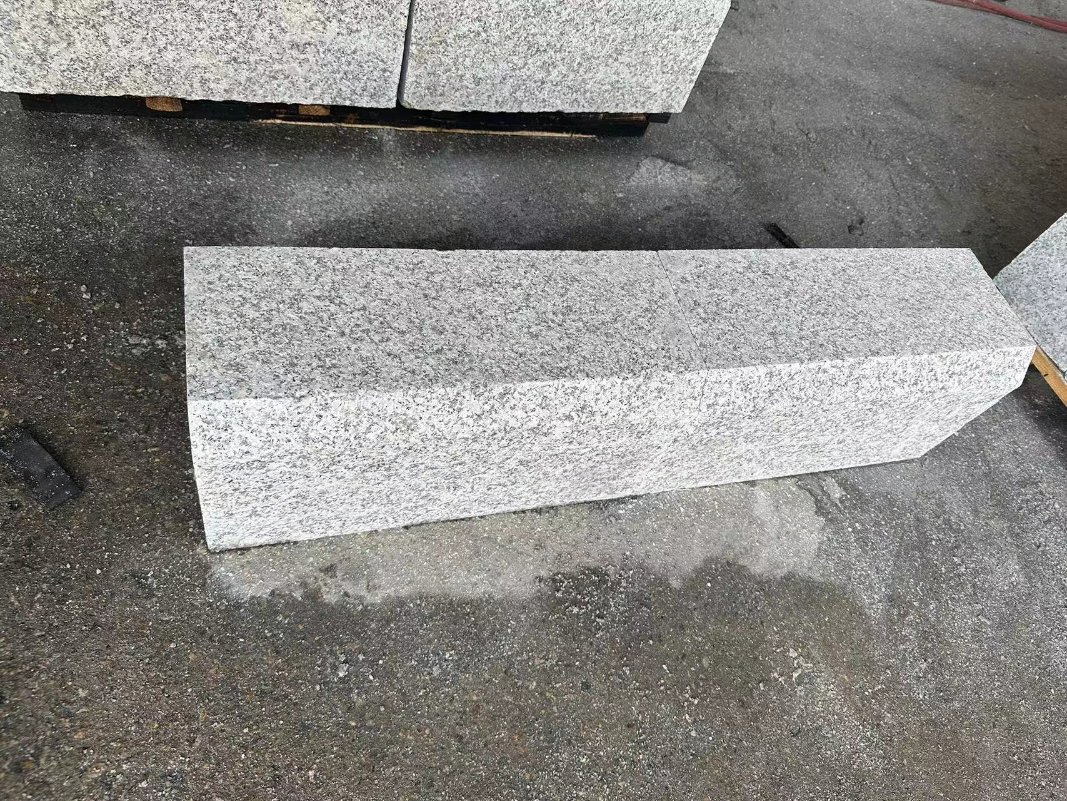 G602/G603/G682/G654/G684 Grey/Yellow/Red/Pink/Black Granite Basalt/Block/Cobble/Cube/Flag Kerbstone for Walkway Garden/Landscape/Driveway Construction Project