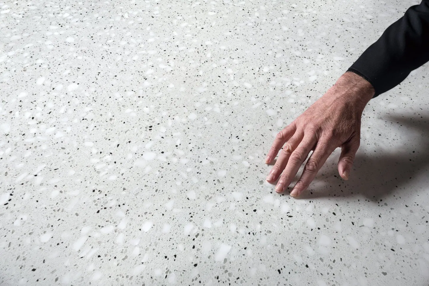 Artificial Stone Engineered Stone Pearl White Terrazzo Customized Size Black White for Countertop and Big Slabs and Tile