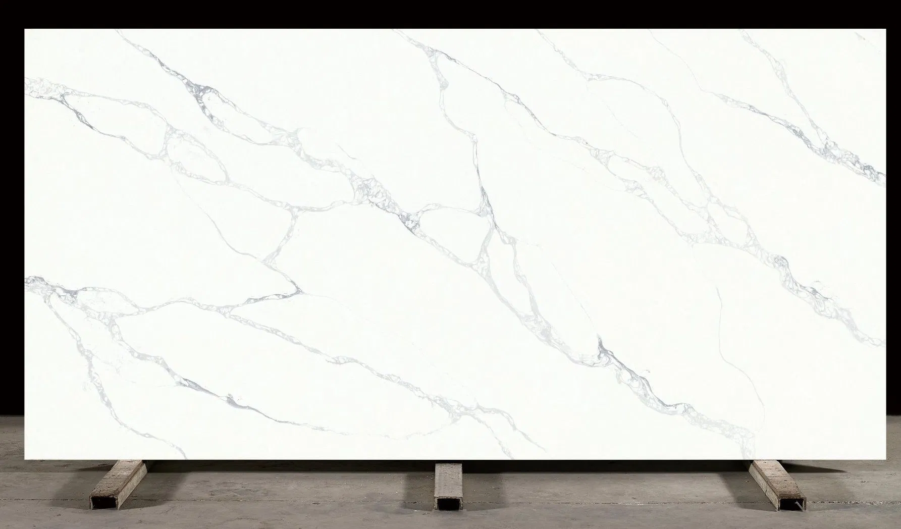 Engineering polished black/white/beige/grey/gold FBM-6207 Calacatta Rocky quartz stone for interiors/indoor slabs/kitchen/bathroom/vanity/table countertops