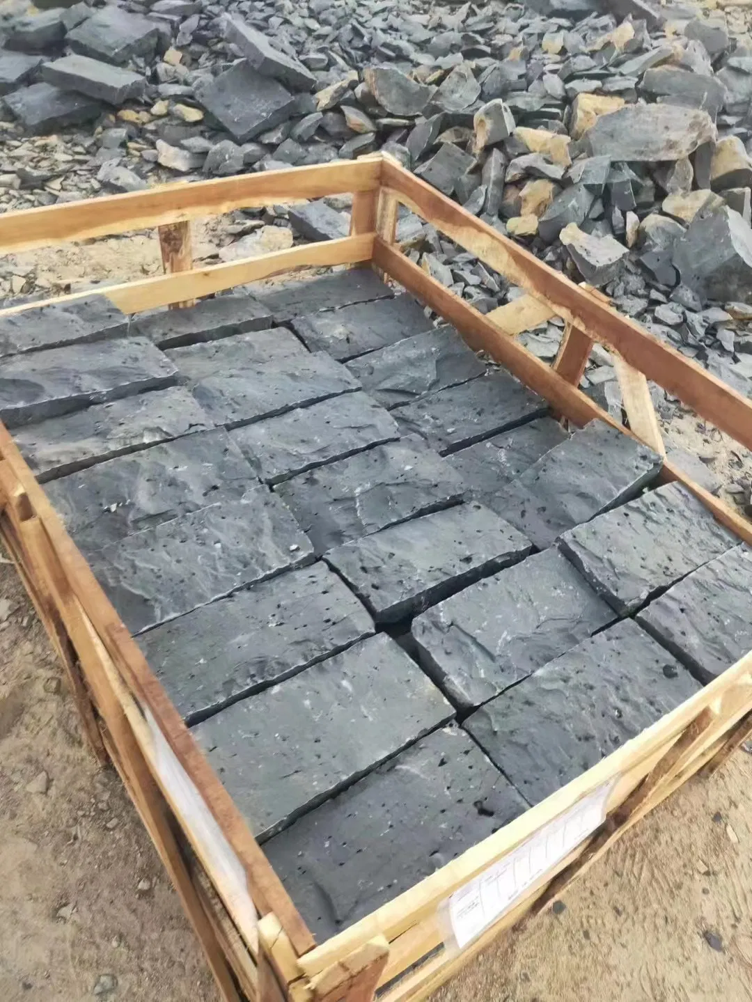 China Cheap Wholesale Price 10X10cm Natural Split Zhangpu Black Basalt Cobblestone Pavers