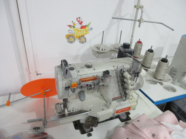 High-speed industrial sewing machine production line at Jedia Clothing Shenzhen
