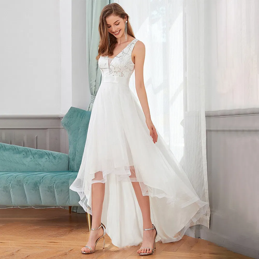 Trendy Lace Formal Gown Detailed Photo 1