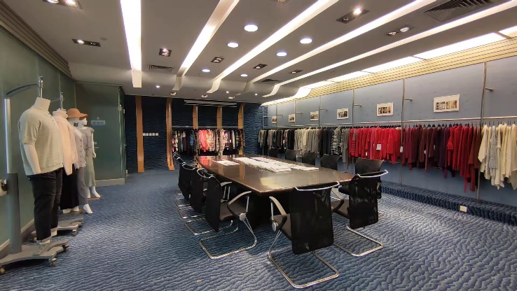 Wholesale clothing production for retailers and boutiques at Jedia