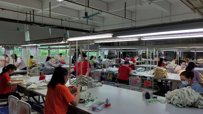 Women's dresses blouses and tops OEM manufacturing by Jedia Clothing