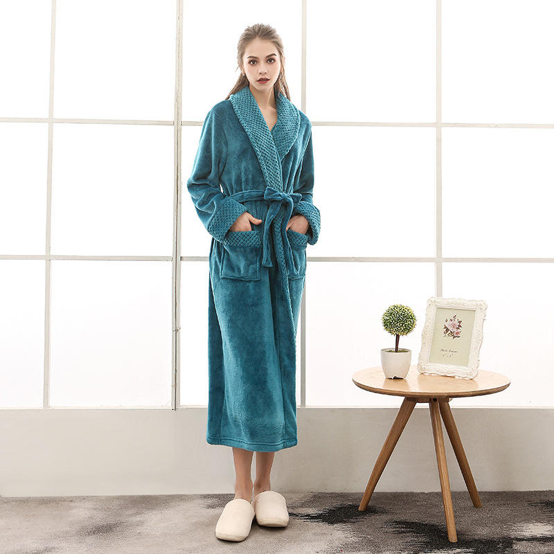 Custom Bath Robe Fashion Couple Pajamas 100% Polyester Flannel Men's Sleepwear extra Shawl Collar Women Bathrobes with logo
