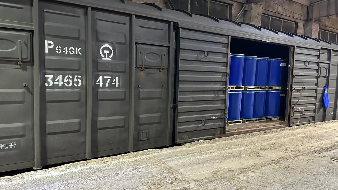 China Certified Supplier 2025 New Crop Sterile Tomato Sauce 2.2 + Brix Content 36-38% Concentrated Bucket Bulk Packaged Tomato Sauce