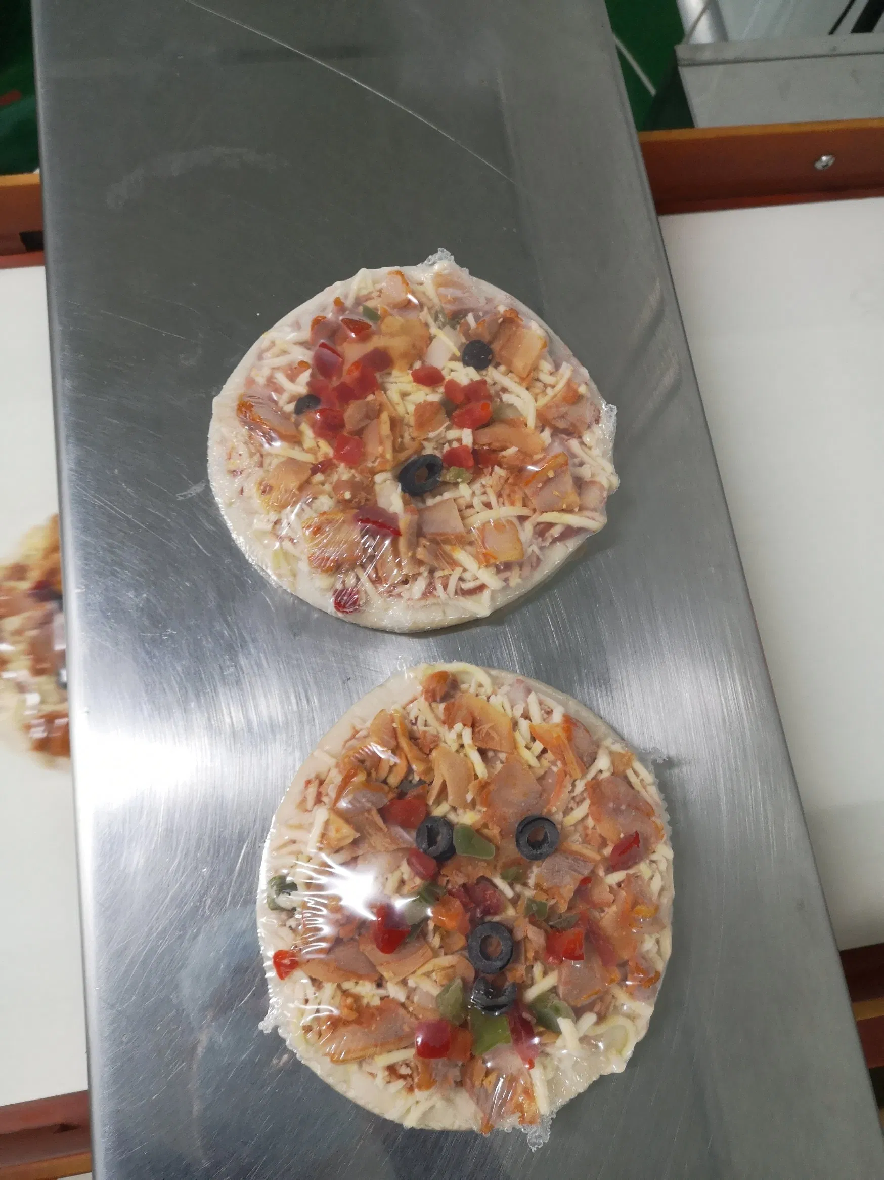 High Safety Level Ready Meals Frozen Pizza Shrink Wrapping Packing Machine for Pizza