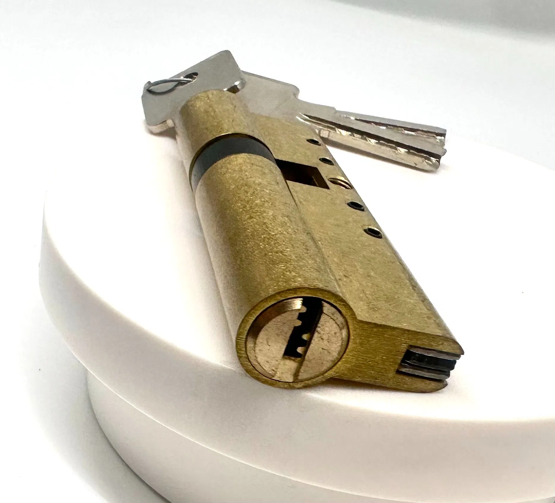 Metal Strip Bottom Computer Key Double Open Golden Surface Door Lock Cylinder