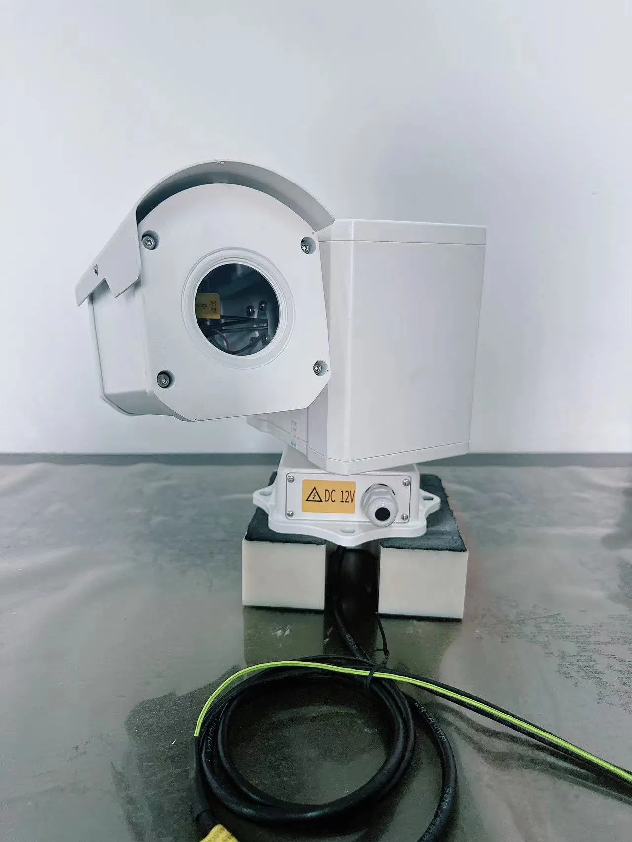 Sideloading High Speed Outdoor Pan Tilt Head