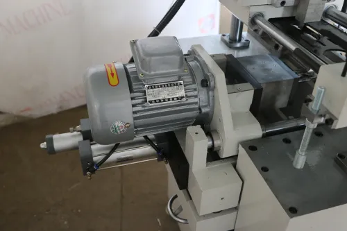 Horizontal milling head